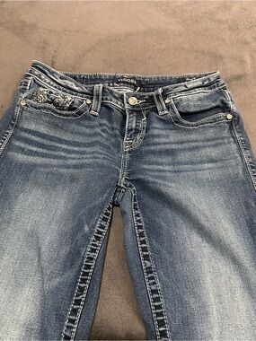 Vigoss Women's Blue Low-Rise Slim Jeans